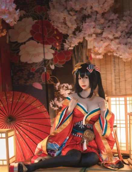 欧美头像情侣一人一张_国语迅雷下载